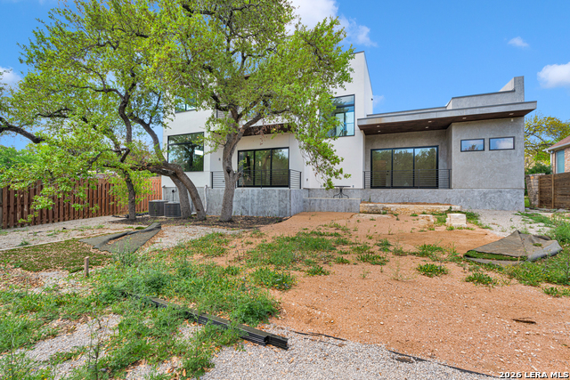 Image 24 of 25 For 15302 Barrie