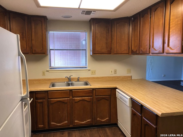 Image 13 of 28 For 7220 Rimwood