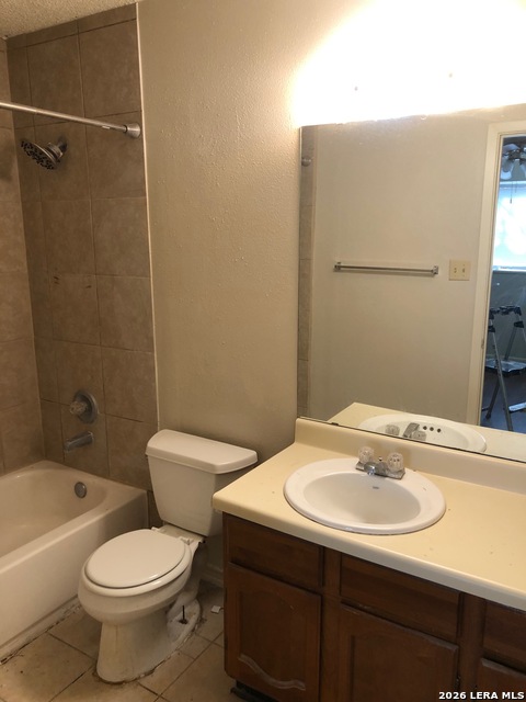 Image 2 of 28 For 7220 Rimwood