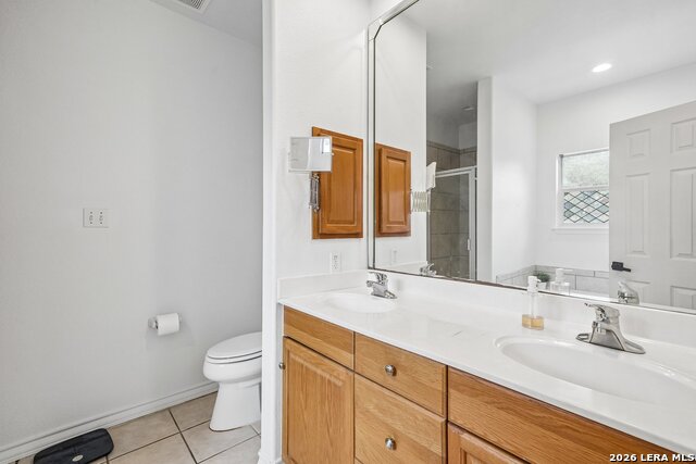 Image 21 of 35 For 15727 Knolldown