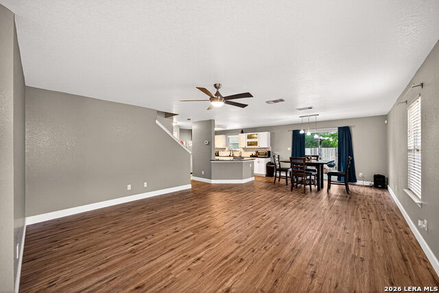 Image 5 of 32 For 7447 Saddle Bend Dr