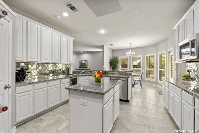 Image 15 of 49 For 13418 Heights Park