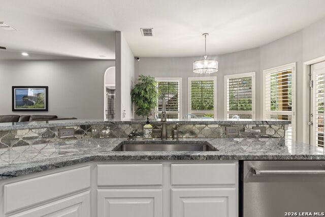 Image 18 of 49 For 13418 Heights Park