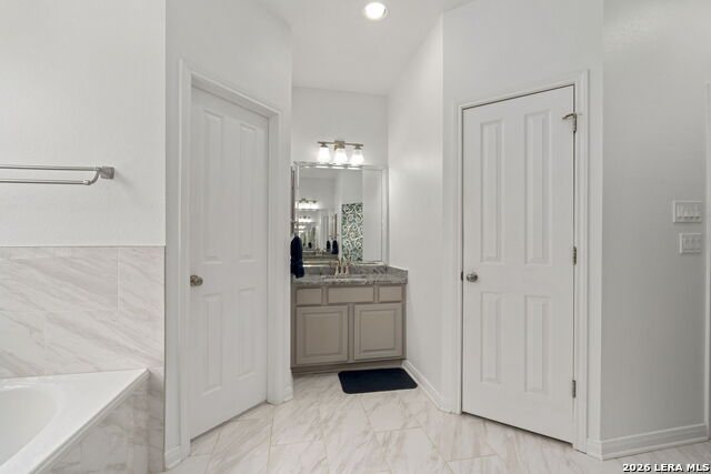 Image 26 of 49 For 13418 Heights Park