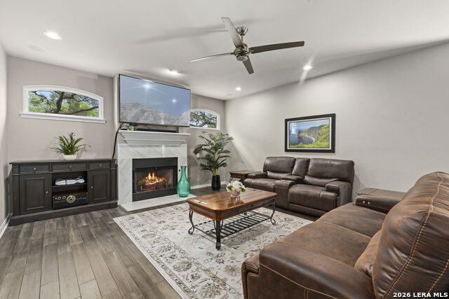 Image 6 of 49 For 13418 Heights Park