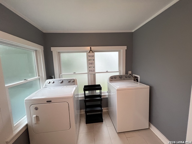 Image 14 of 17 For 305 Washington S