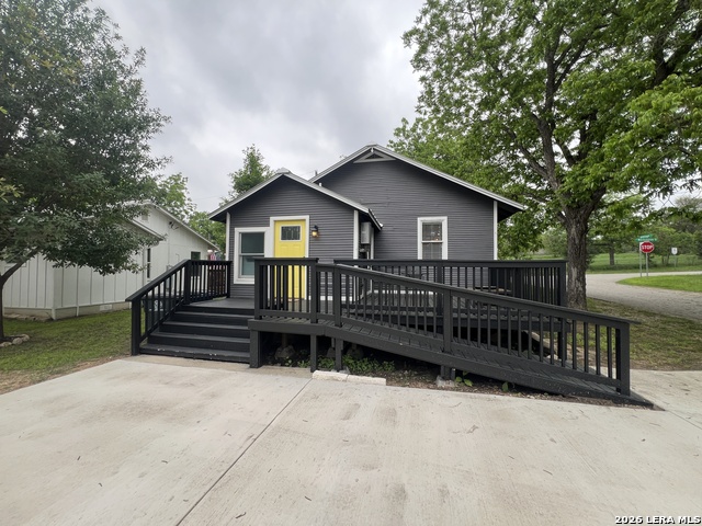 Image 16 of 17 For 305 Washington S