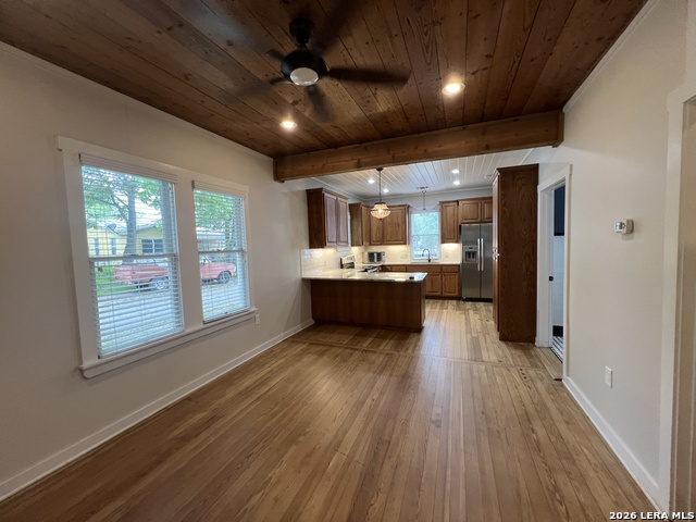 Image 4 of 17 For 305 Washington S