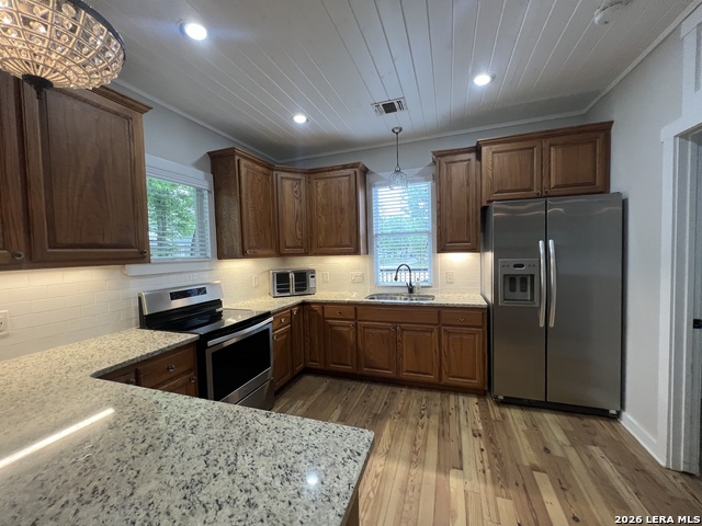 Image 6 of 17 For 305 Washington S