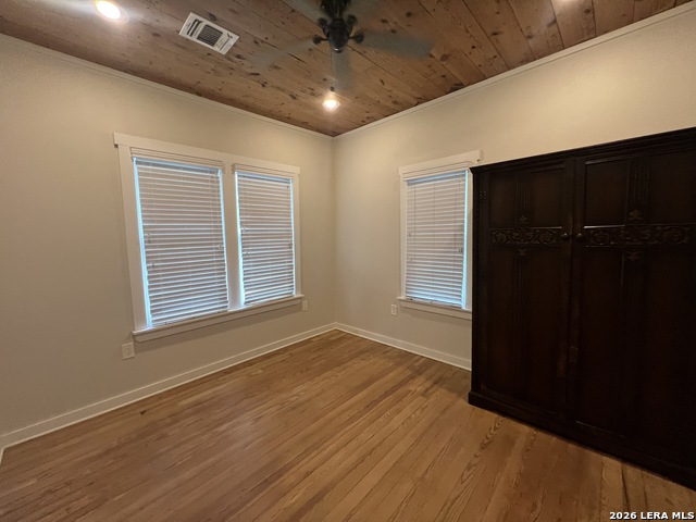 Image 8 of 17 For 305 Washington S