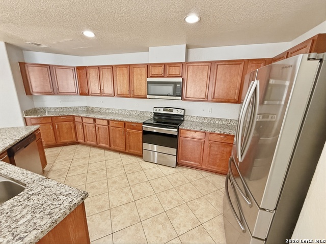 Image 14 of 39 For 535 Gable Point