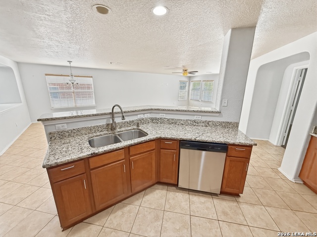 Image 15 of 39 For 535 Gable Point