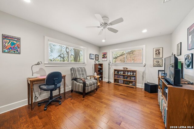 Image 25 of 37 For 2 La Mesa  