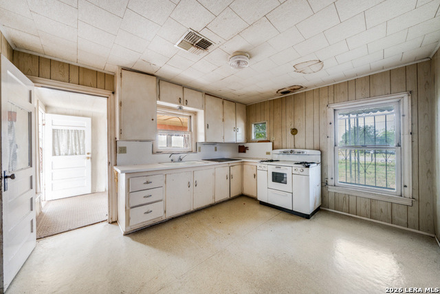 Image 7 of 17 For 513 Gillette Blvd