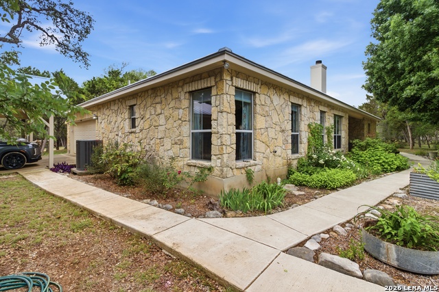 Image 11 of 66 For 707 Oak Ridge Ln