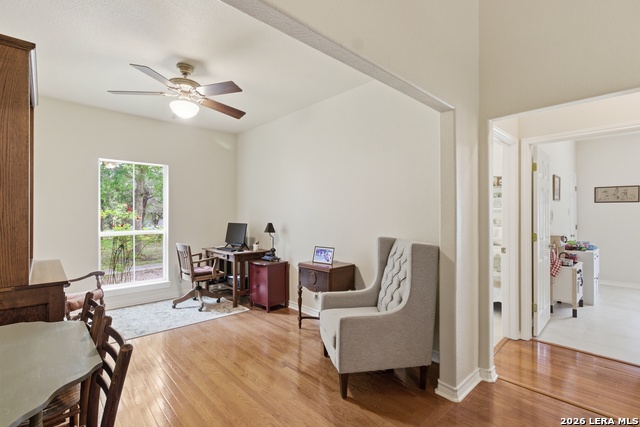 Image 18 of 66 For 707 Oak Ridge Ln