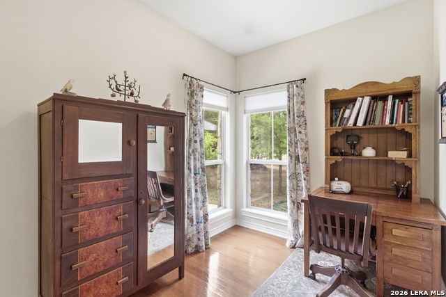 Image 23 of 66 For 707 Oak Ridge Ln