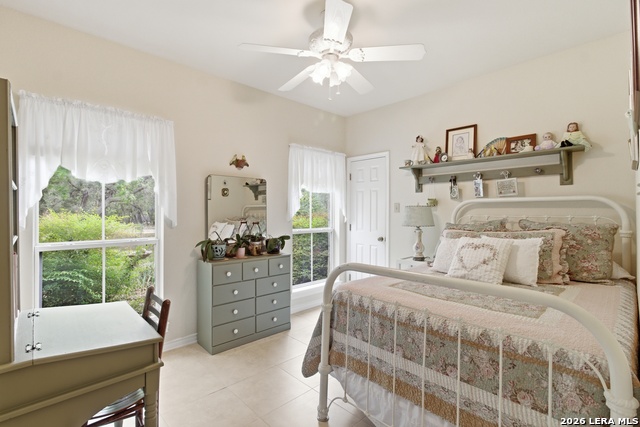 Image 27 of 66 For 707 Oak Ridge Ln