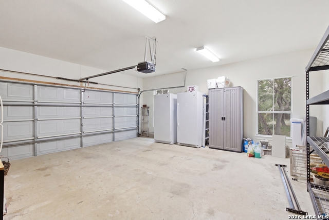 Image 36 of 66 For 707 Oak Ridge Ln