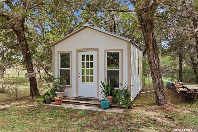 Image 42 of 66 For 707 Oak Ridge Ln