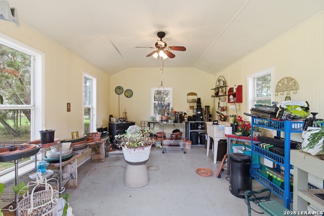 Image 43 of 66 For 707 Oak Ridge Ln