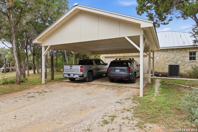 Image 5 of 66 For 707 Oak Ridge Ln