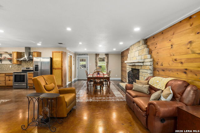 Image 13 of 43 For 445 Tomblin Rd