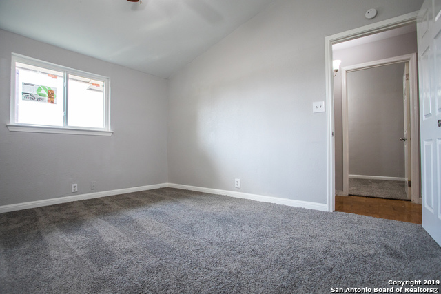 Image 10 of 19 For 3735 Commercial Ave