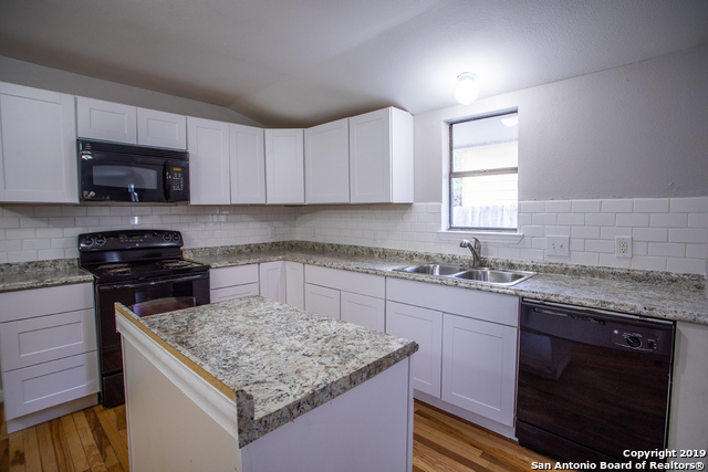 Image 4 of 19 For 3735 Commercial Ave