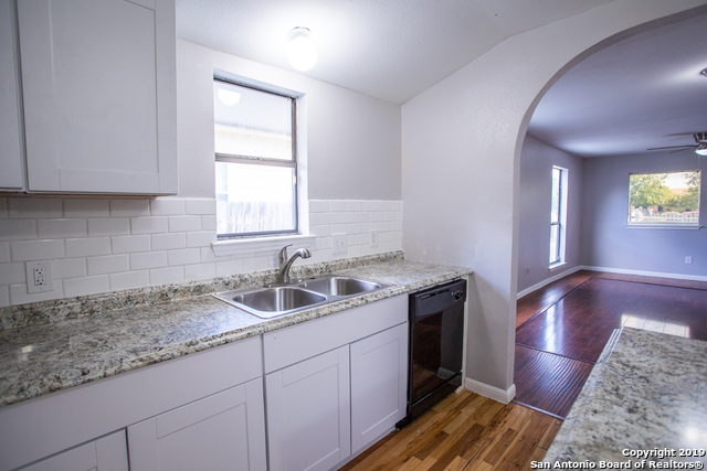 Image 5 of 19 For 3735 Commercial Ave