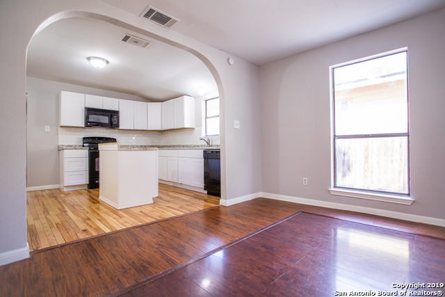 Image 6 of 19 For 3735 Commercial Ave