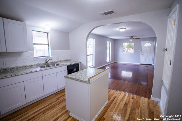 Image 7 of 19 For 3735 Commercial Ave