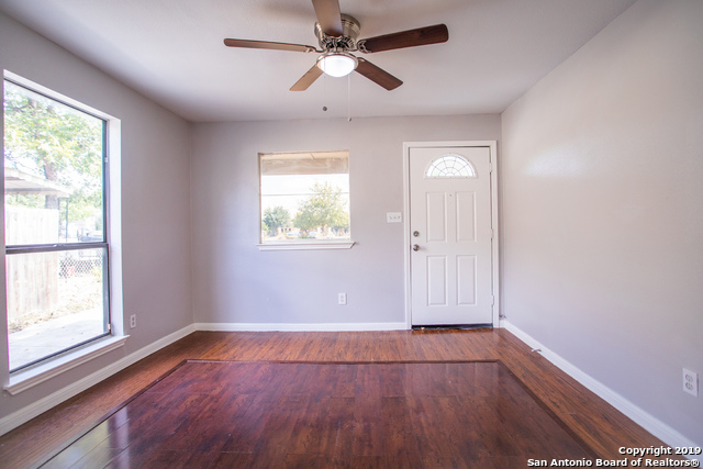 Image 8 of 19 For 3735 Commercial Ave