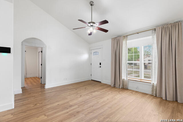 Image 19 of 37 For 528 Gerald W