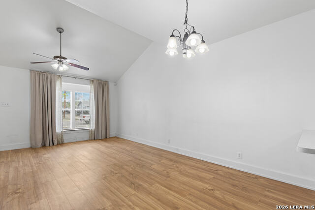 Image 22 of 37 For 528 Gerald W