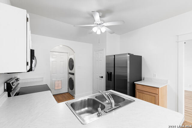 Image 24 of 37 For 528 Gerald W