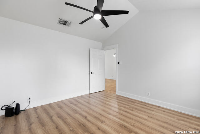 Image 29 of 37 For 528 Gerald W