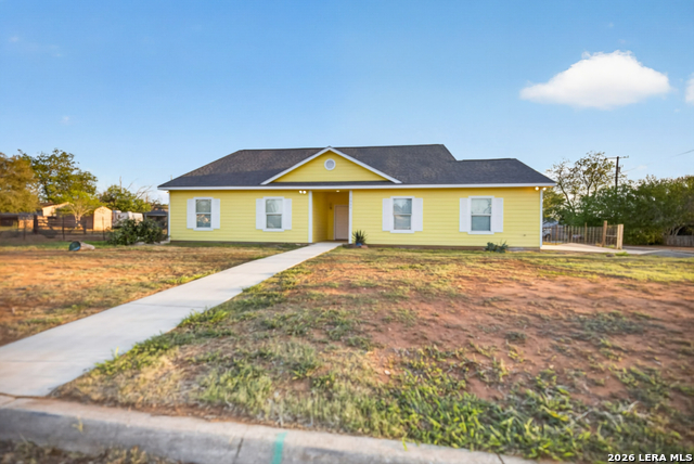 Details for 1006 E Taft St, Pearsall, TX 78061