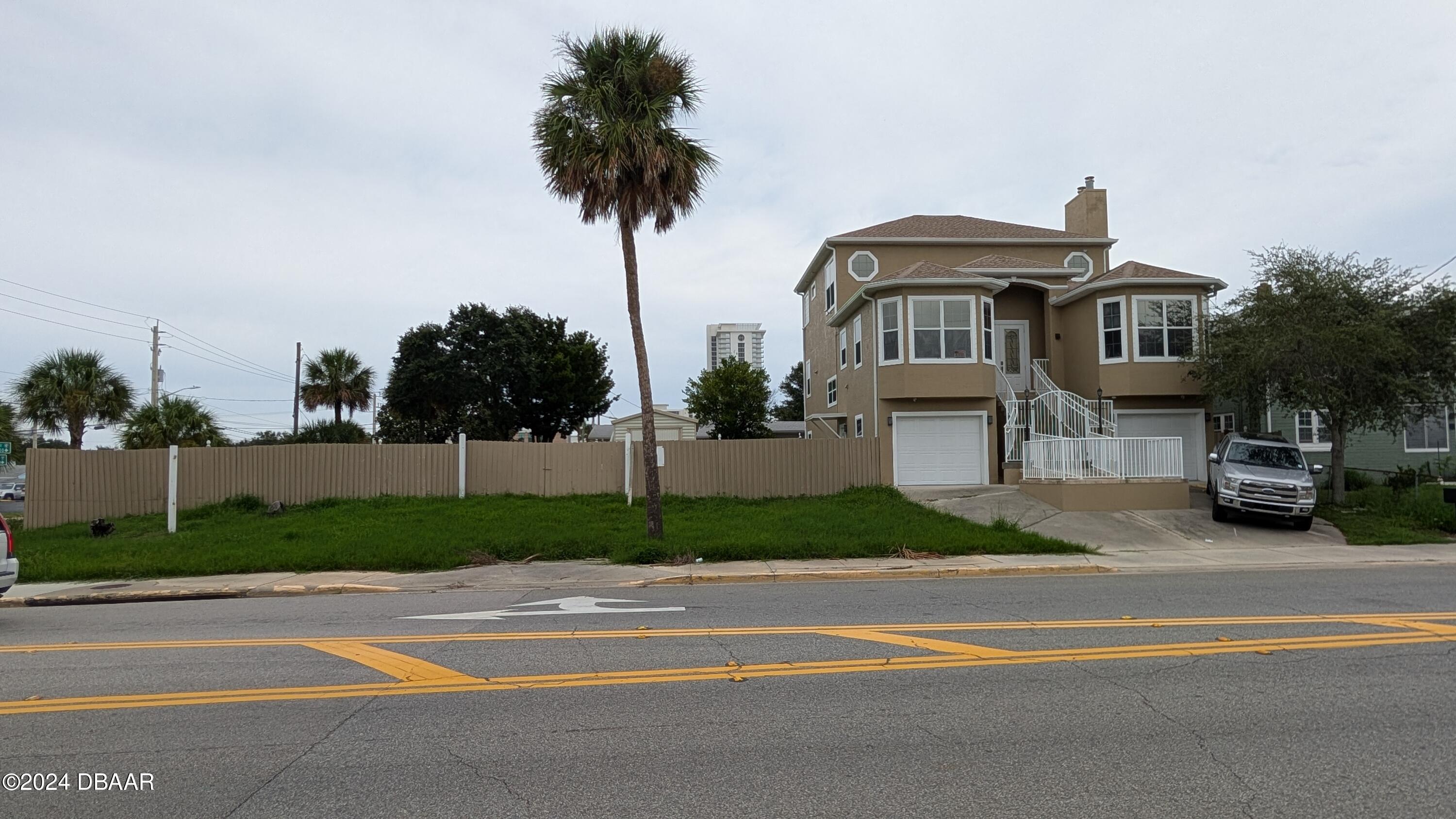 Listing Details for 444 Peninsula Drive N, Daytona Beach, FL 32118