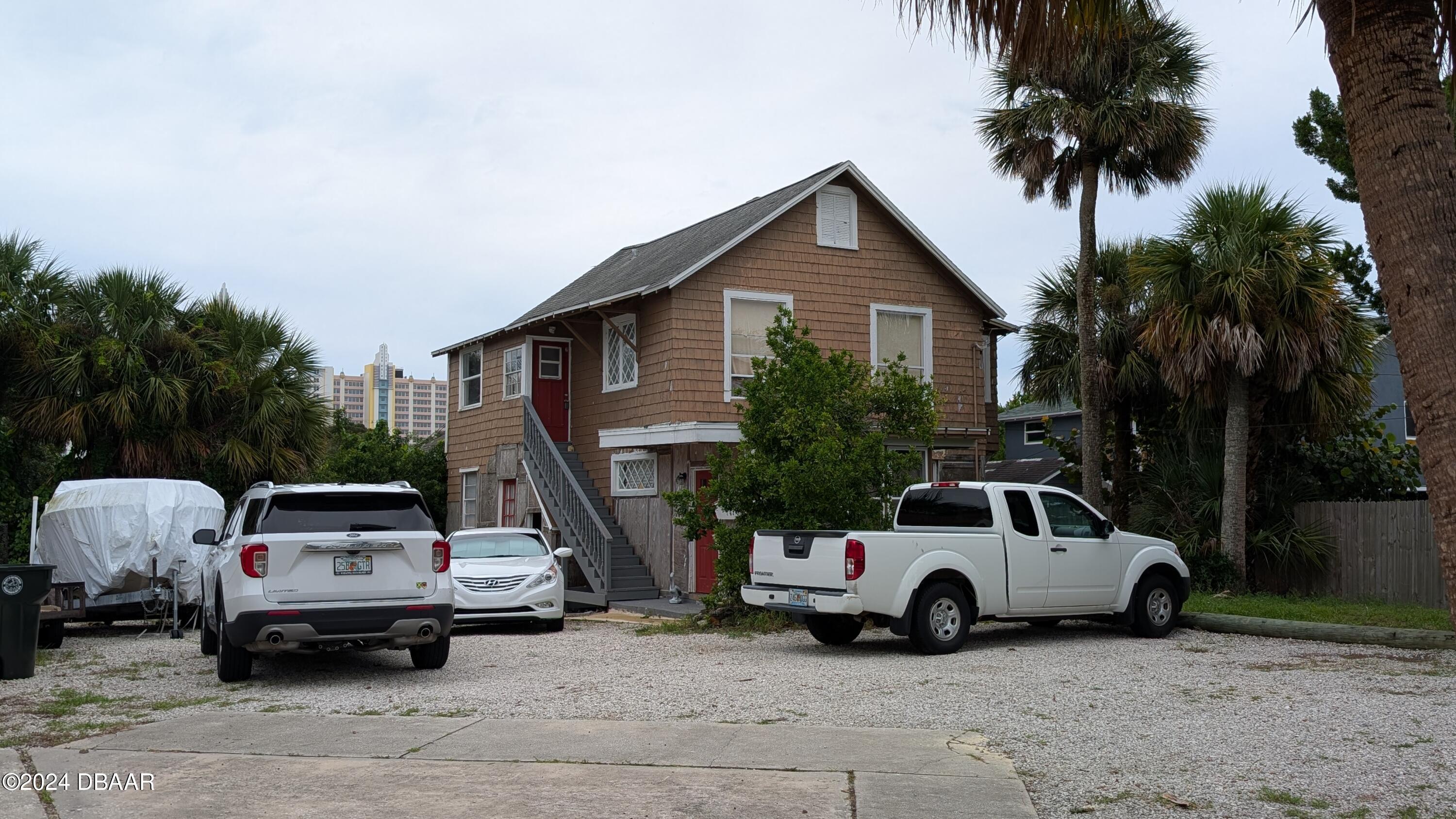 Listing Details for 420 Peninsula Drive N, Daytona Beach, FL 32118