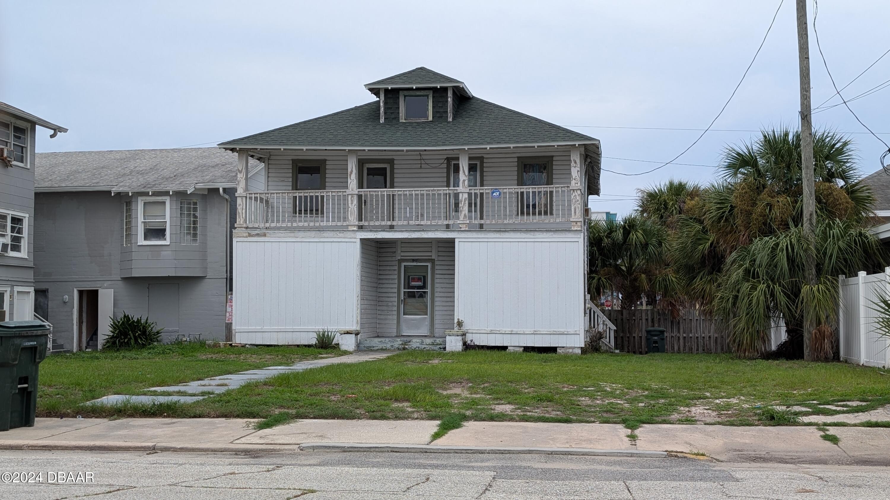 Listing Details for 121 Grandview Avenue S, Daytona Beach, FL 32118