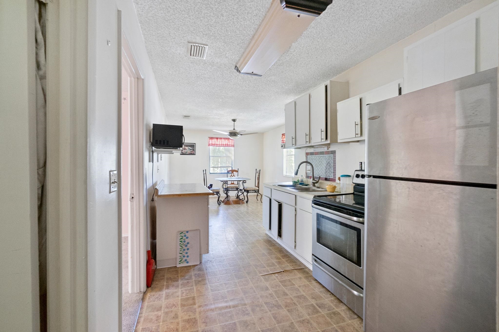 Image 23 of 41 For 5381 Oceanshore Blvd N