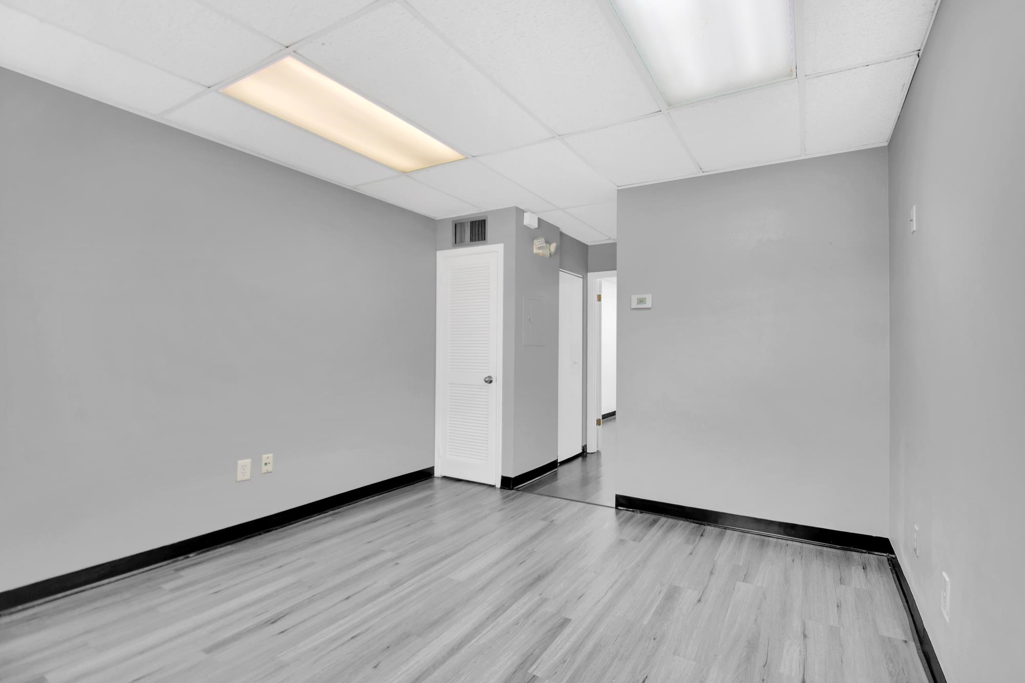 Image 3 of 7 For 550 N Balmoral Cir  203