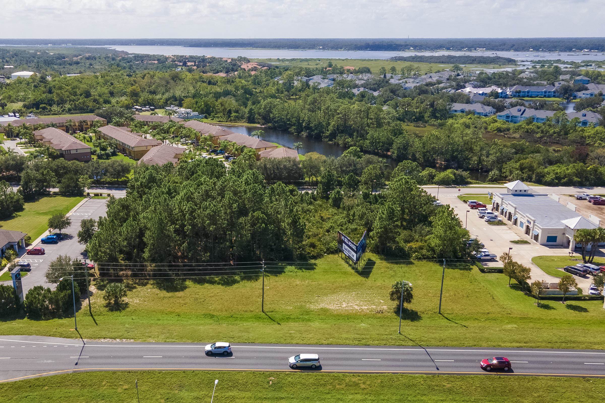 Image 8 of 17 For 400 Plantation Island Dr