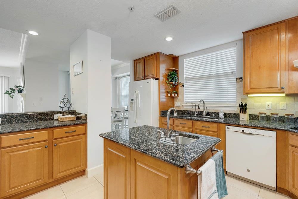 Image 18 of 50 For 315 Ocean Grande Dr S 106