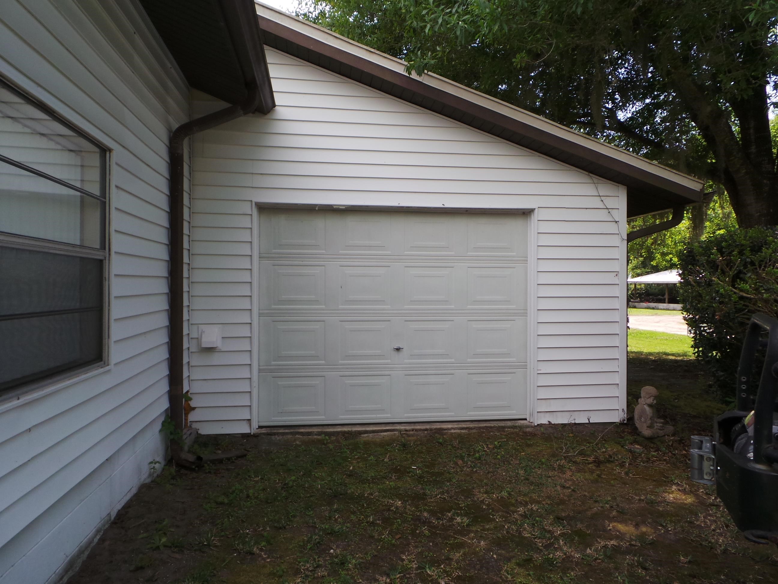 Image 3 of 40 For 250 Crescent Lane ( With Pool)