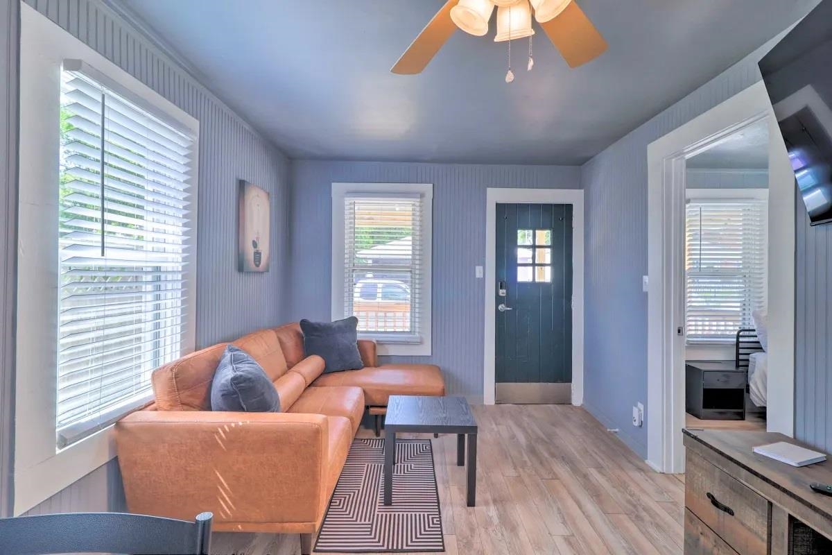 Image 21 of 30 For 93 & 95 Keith St