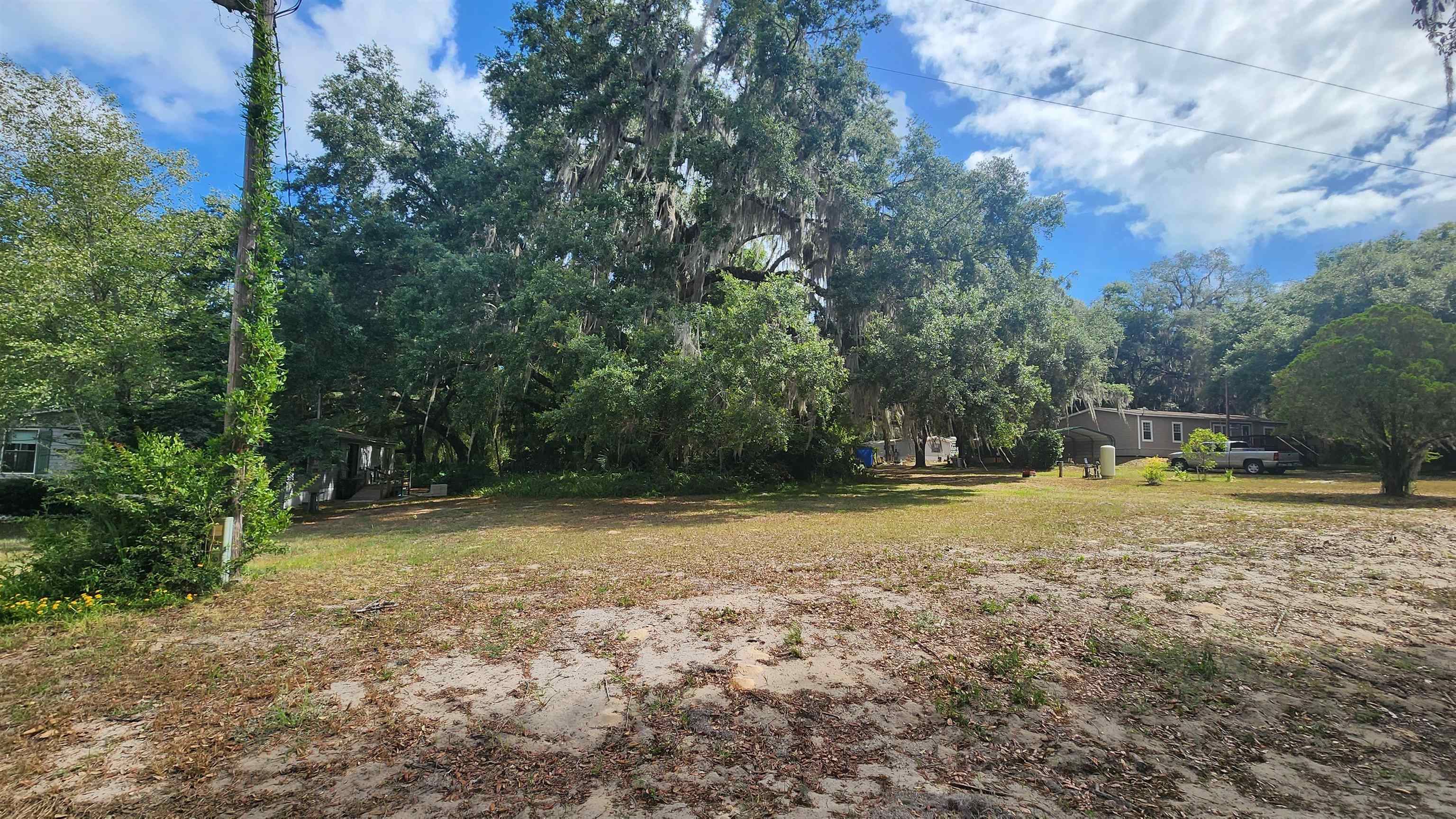 Listing Details for 124 Ann St  , Hawthorne, FL 32640