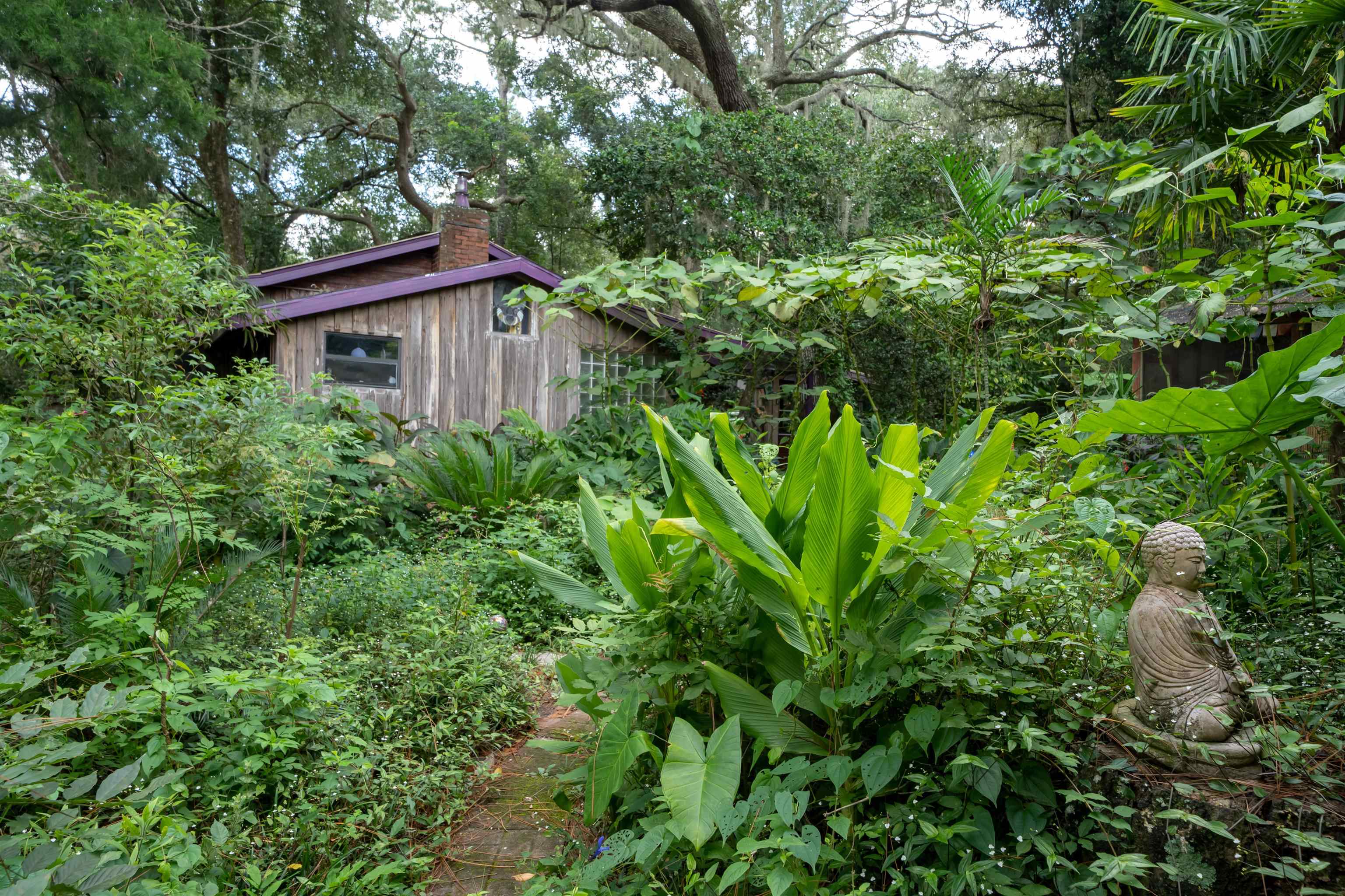Image 24 of 100 For 250 West Lake Drive W