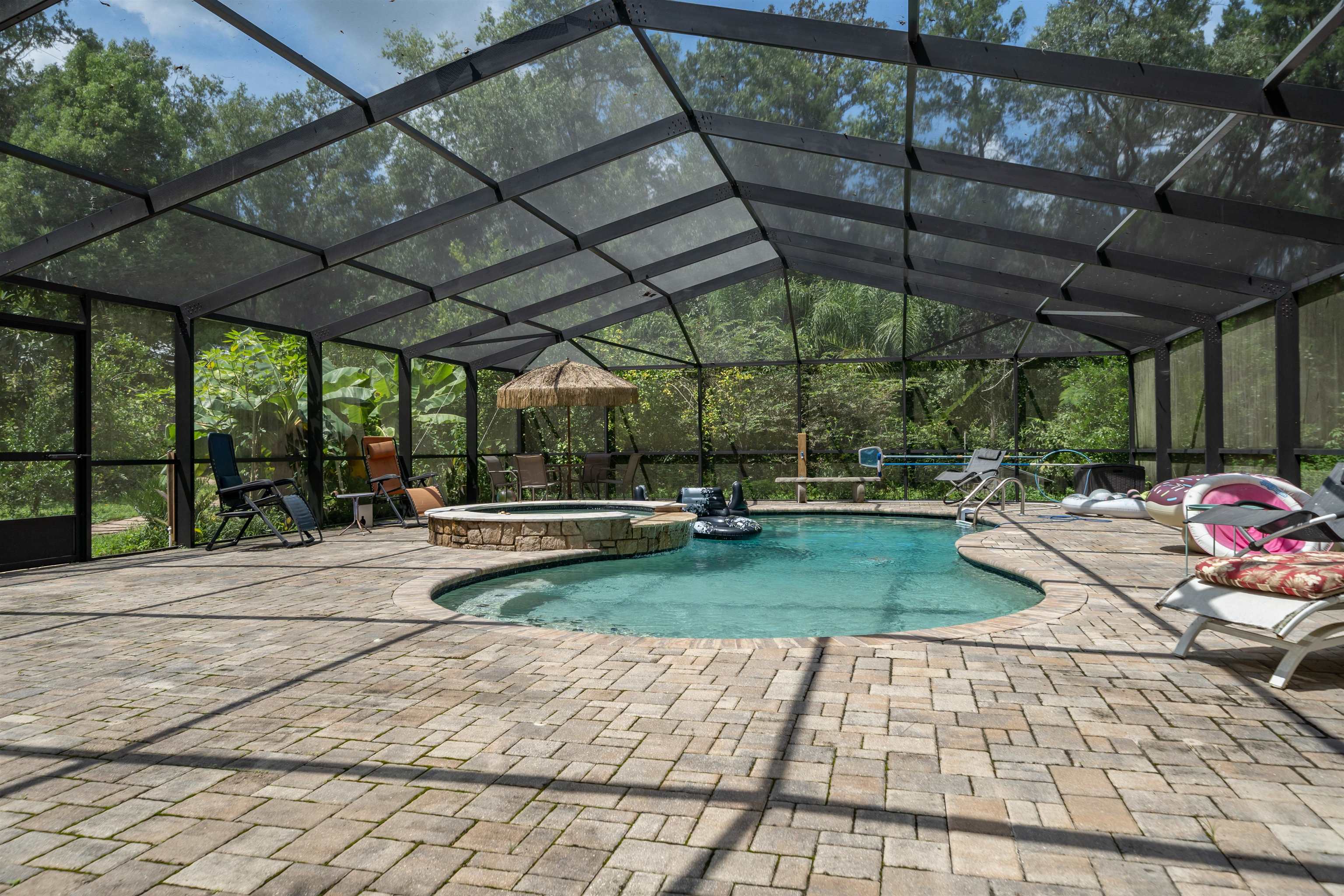 Image 36 of 100 For 250 West Lake Drive W